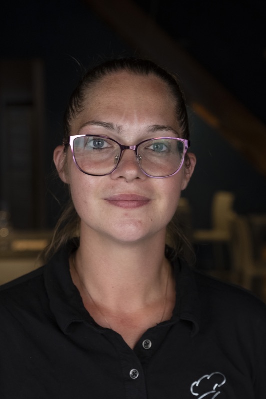 Sara, In sala